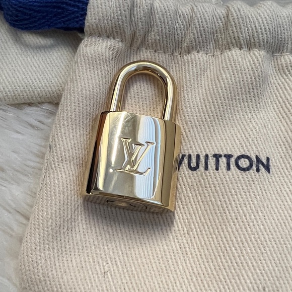 Authentic LOUIS VUITTON Alma BB in Damier Ebene - Picture 6 of 11